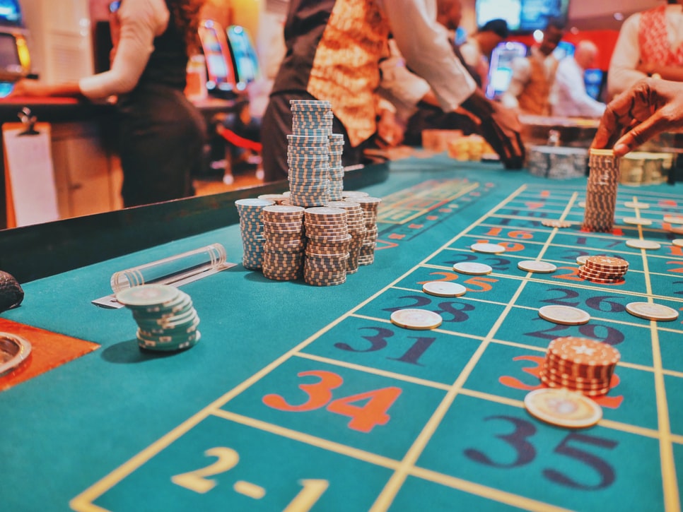 Feel like you’re playing in a real casino when you try innovative live casino options. 