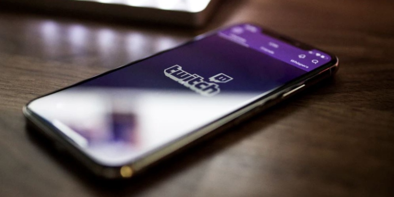 Smartphone with Twitch open; Spin Casino blog
