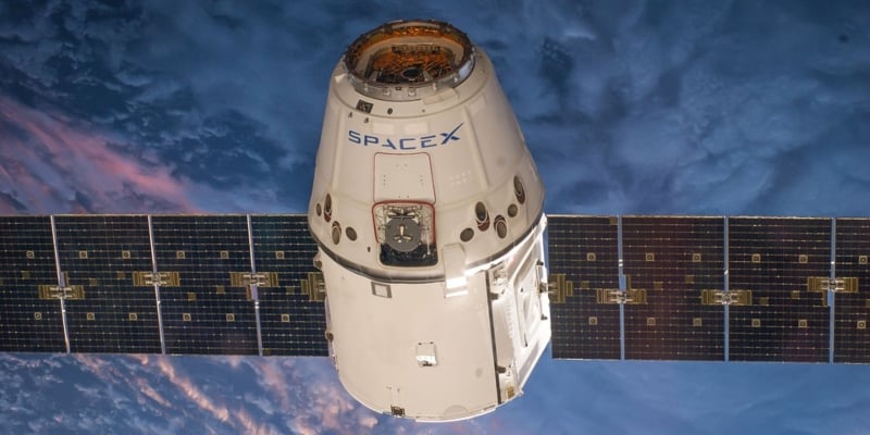 SpaceX en orbite autour de la terre