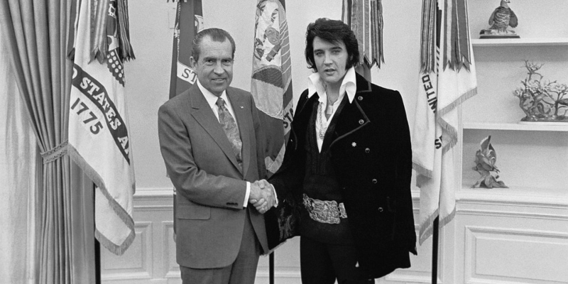 Elvis og President Nixon håndhilser 