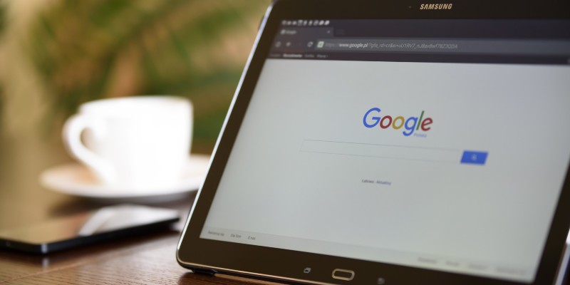 Google-logo på laptop