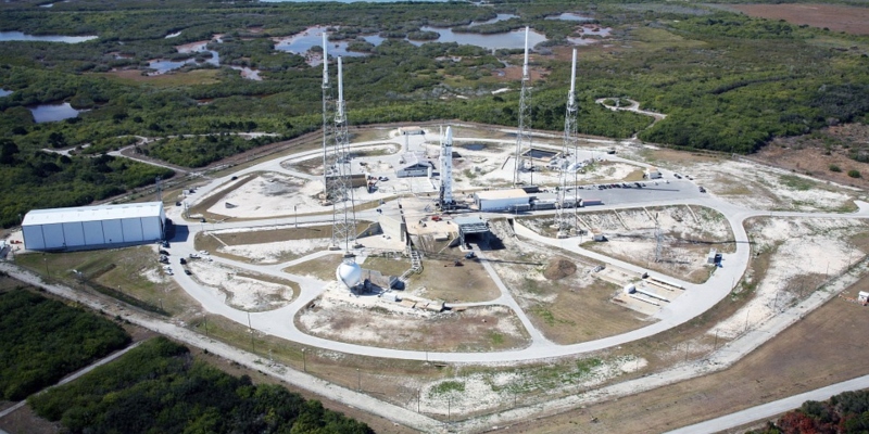 SpaceX:n laukaisualusta. SpaceX:n laukaisualusta.