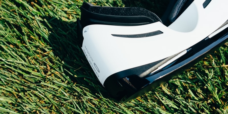 Ruby Fortune Casino: VR headset on grass