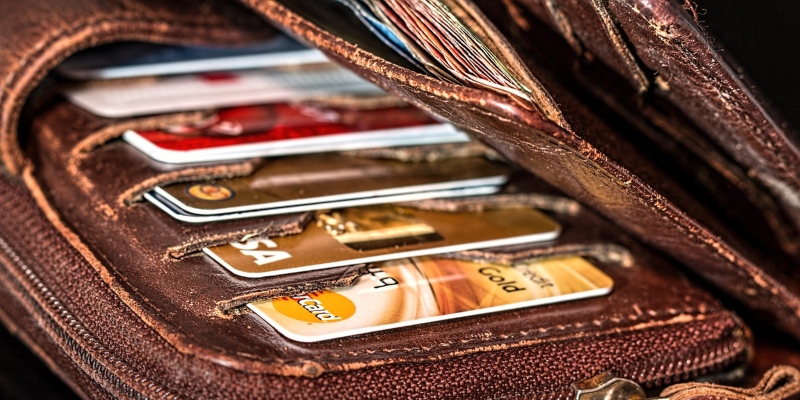 Lommebok og bankkort