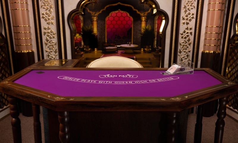 Live Poker Table