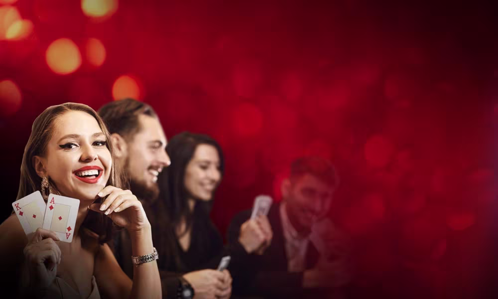 Spin Casino Bonos de Bienvenida female with cards background